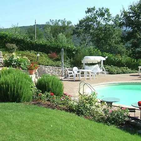 Beautiful Holiday In Umbria With Swimming Pool بيت للعطل